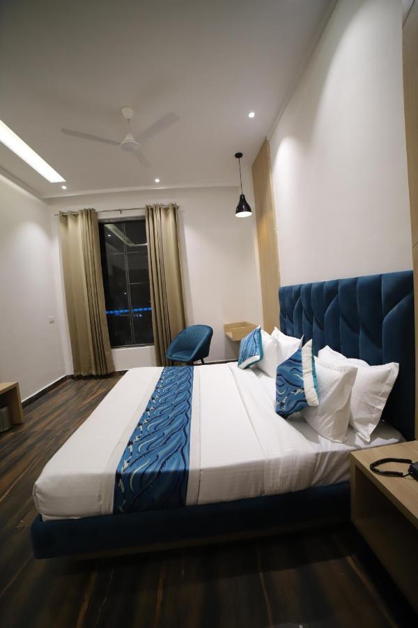 Hotel Diamond View อัมริตสา ภายนอก รูปภาพ